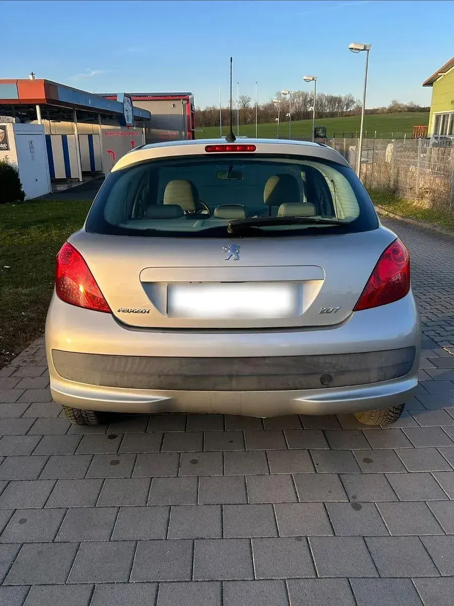 Gebraucht Peugeot 207 Urban Move 95 PS (69 kW) 2008 Grau Limousine