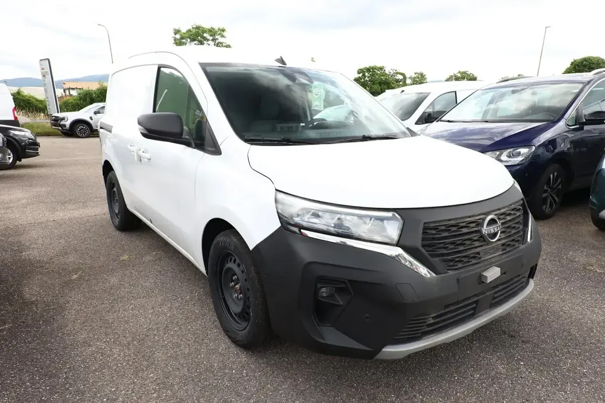 Neu Nissan Townstar N-Connecta 131 PS (96 kW) 2026 Mineral white Van