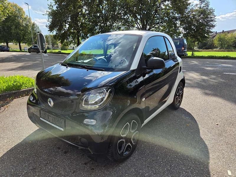 Weiß Gebraucht 2015 Smart ForTwo Coupé Kleinwagen | 5.800 € (Fairer Preis) - Bild 1/4