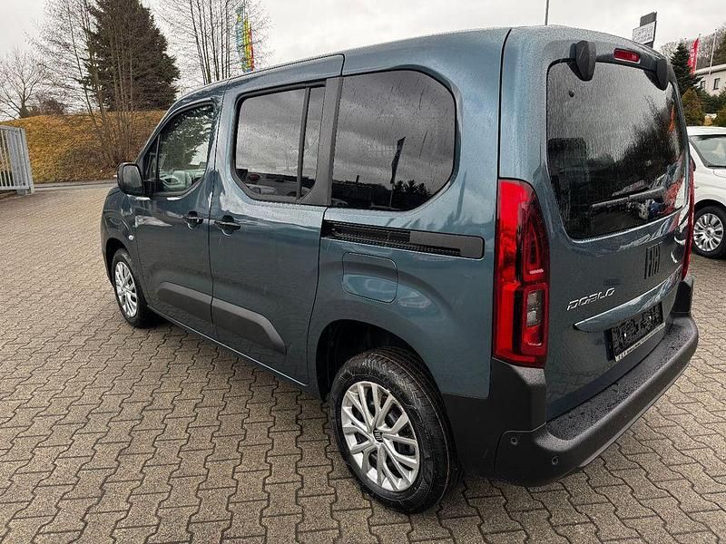 Neu Fiat Doblò 102 PS (75 kW) 2025 Blau Van / Kleinbus