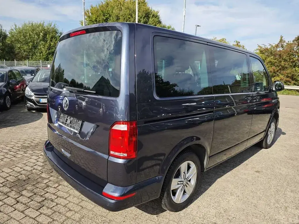 Gebraucht VW Multivan 150 PS (110 kW) 2018 Blau Van / Kleinbus