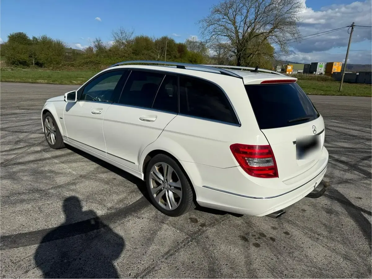 Gebraucht Mercedes C220 170 PS (125 kW) 2011 Weiß Kombi
