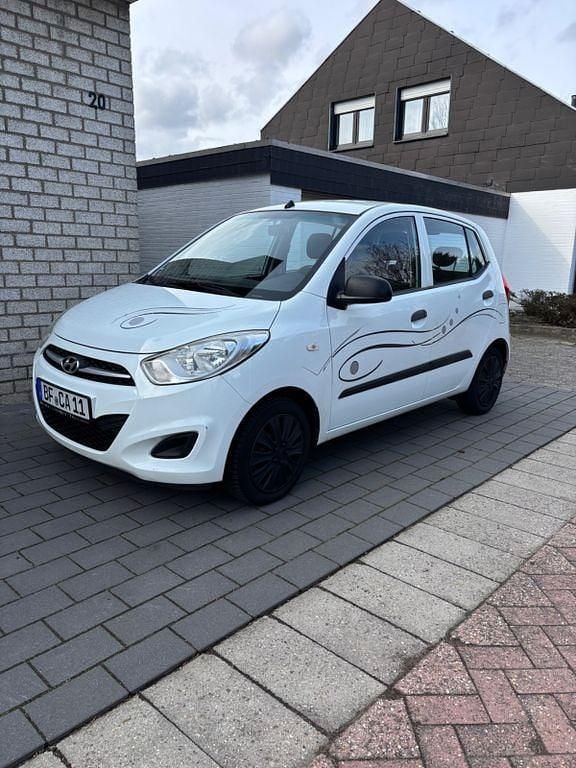 Gebraucht Hyundai i10 Classic 69 PS (50 kW) 2012 Weiß Kleinwagen