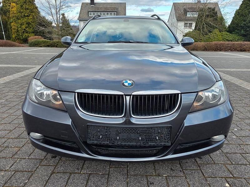 Gebraucht BMW 318 129 PS (94 kW) 2006 Grau Kombi