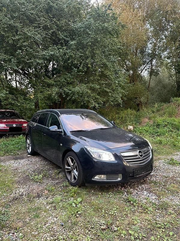Schwarz Gebraucht 2010 Opel Insignia Kombi | 1.999 € (Superpreis) - Bild 1/4