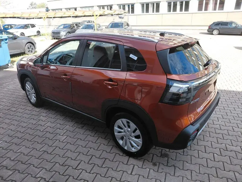 Neu Suzuki SX4 S-Cross Comfort 110 PS (80 kW) 2026 Braun SUV