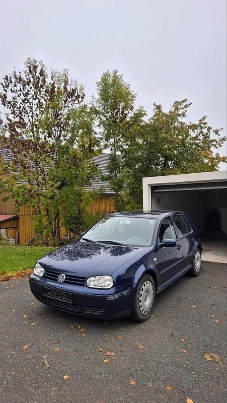 Blau Gebraucht 2001 VW Golf IV Kleinwagen | 399 € (Superpreis) - Bild 1/4