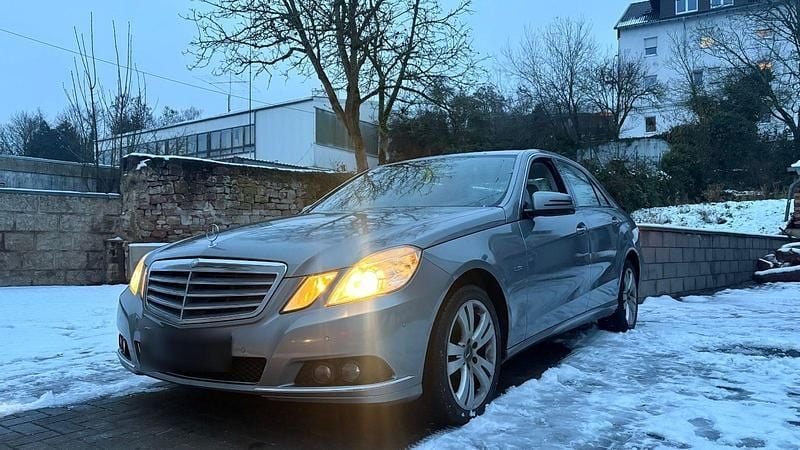 Gebraucht Mercedes E220 170 PS (125 kW) 2009 Grau Limousine