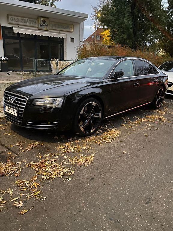 Schwarz Gebraucht 2011 Audi A8L Limousine | 11.000 € (Guter Preis) - Bild 1/4