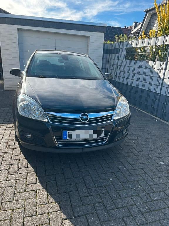 Schwarz Gebraucht 2007 Opel Astra Limousine | 2.890 € (Fairer Preis) - Bild 1/4