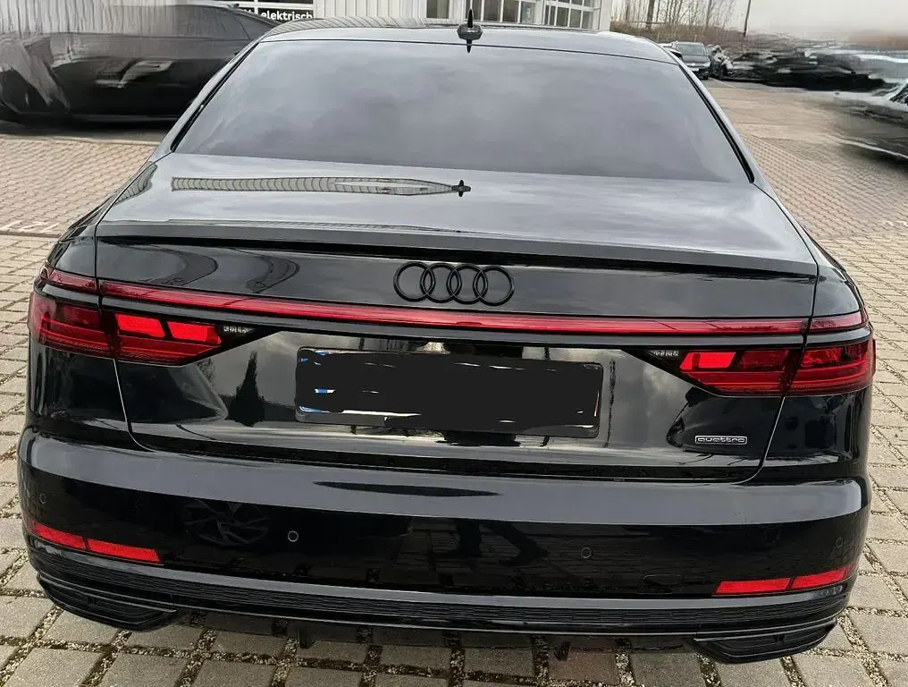 Gebraucht Audi A8 Ambiente 286 PS (210 kW) 2022 Schwarz Limousine