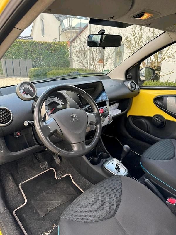 Gebraucht Peugeot 107 68 PS (50 kW) 2012 Gelb Kleinwagen