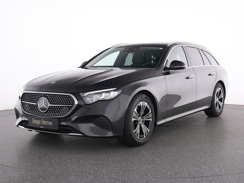 Gebraucht Mercedes E220 Avantgarde 197 PS (144 kW) 2024 Grau Limousine