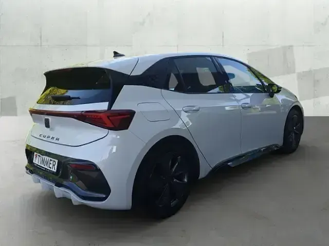 Second-hand Cupra Born 150 kW (204 CP) 2022 Alb Hatchback