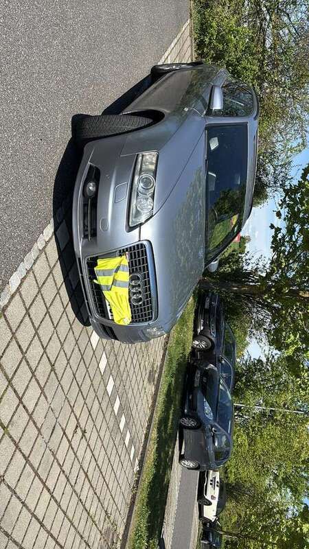 Grau Gebraucht 2006 Audi A6 Kombi | 4.300 € (Guter Preis) - Bild 1/4