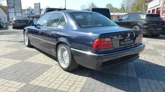 Gebraucht BMW 728 460 PS (338 kW) 1997 Blau Limousine
