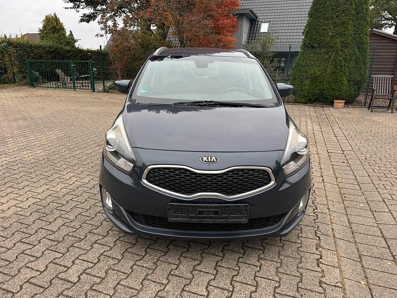 Blau Gebraucht 2013 Kia Carens Edition 7 Van / Kleinbus | 4.499 € (Fairer Preis) - Bild 1/4