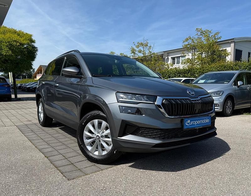 Neu Skoda Karoq Selection 150 PS (110 kW) 2025 Graphitegrau metallic/grau SUV