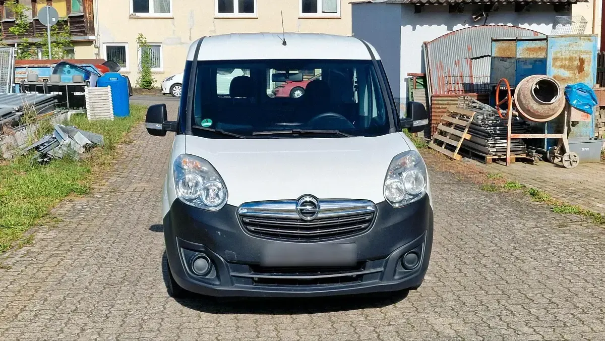 Gebraucht Opel Combo 95 PS (69 kW) 2016 Weiß Van / Kleinbus