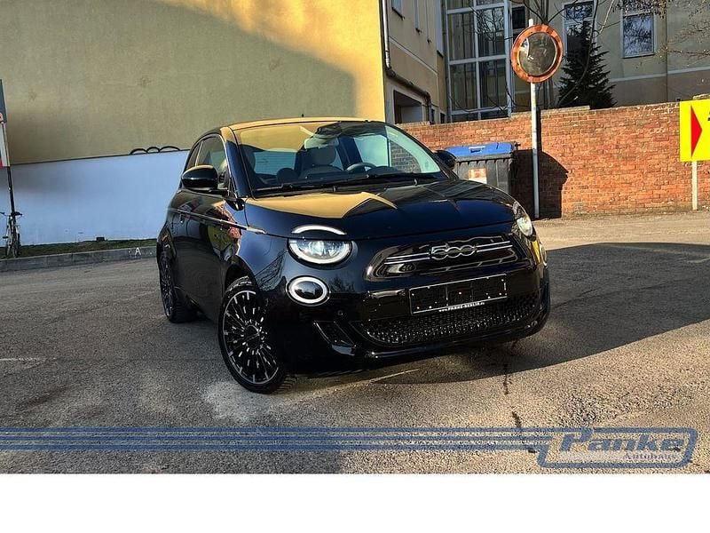 Schwarz Gebraucht 2023 Fiat 500e La Prima Limousine | 18.990 € (Guter Preis) - Bild 1/4