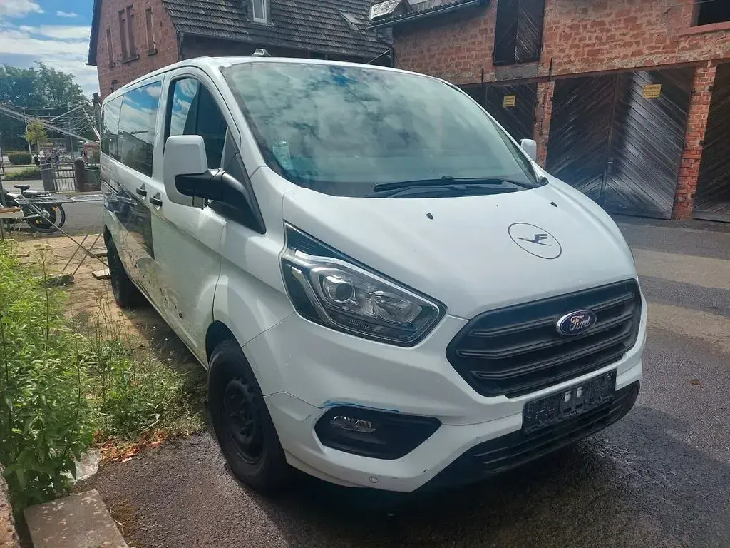 Gebraucht Ford Tourneo Custom 135 PS (99 kW) 2019 Weiß Van