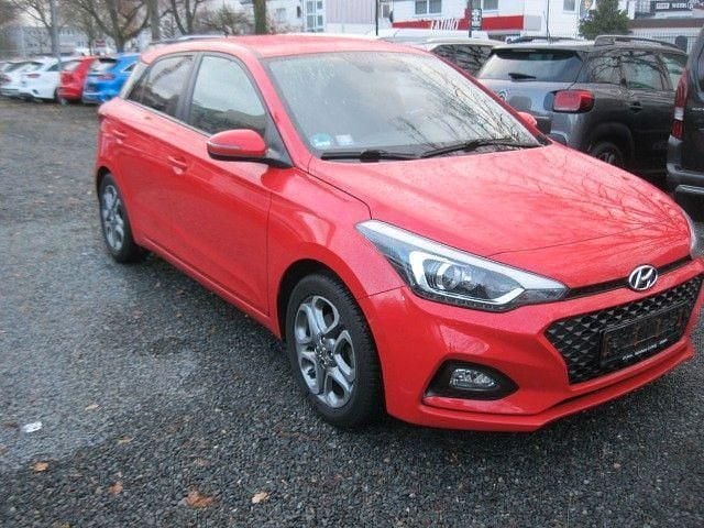 Rot Gebraucht 2018 Hyundai i20 Active Limousine | 10.400 € (Guter Preis) - Bild 1/4