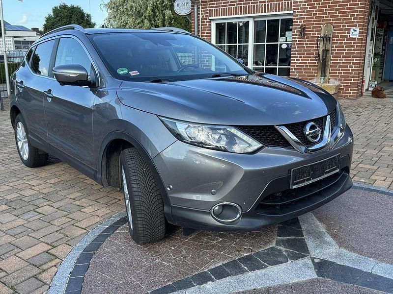 Grau (metallic) Gebraucht 2014 Nissan Qashqai Tekna SUV | 10.900 € (Guter Preis) - Bild 1/4