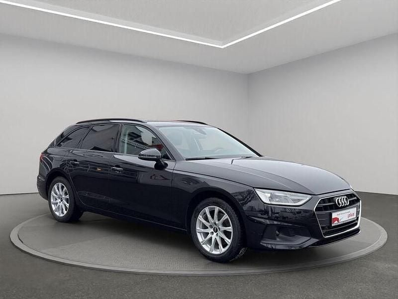 Gebraucht Audi A4 Advanced 150 PS (110 kW) 2022 Mythosschwarz metallic Kombi