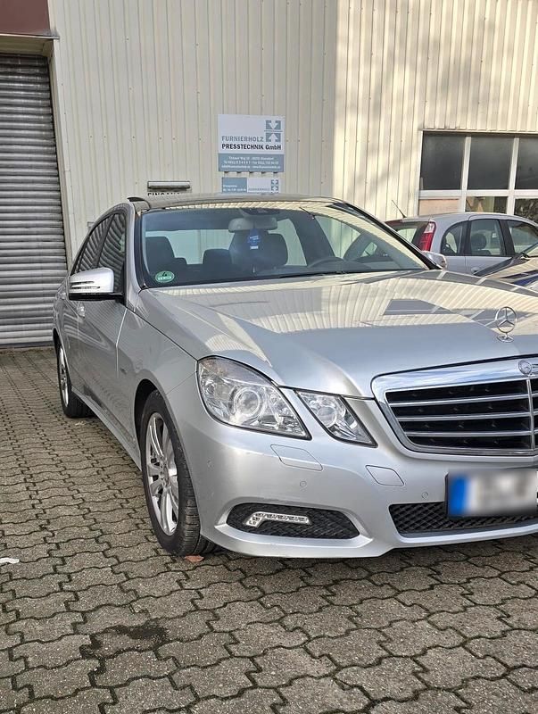 Gebraucht Mercedes E200 184 PS (135 kW) 2011 Grau Limousine
