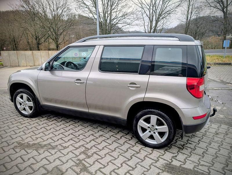 Gebraucht Skoda Yeti GreenLine 105 PS (77 kW) 2014 Beige SUV