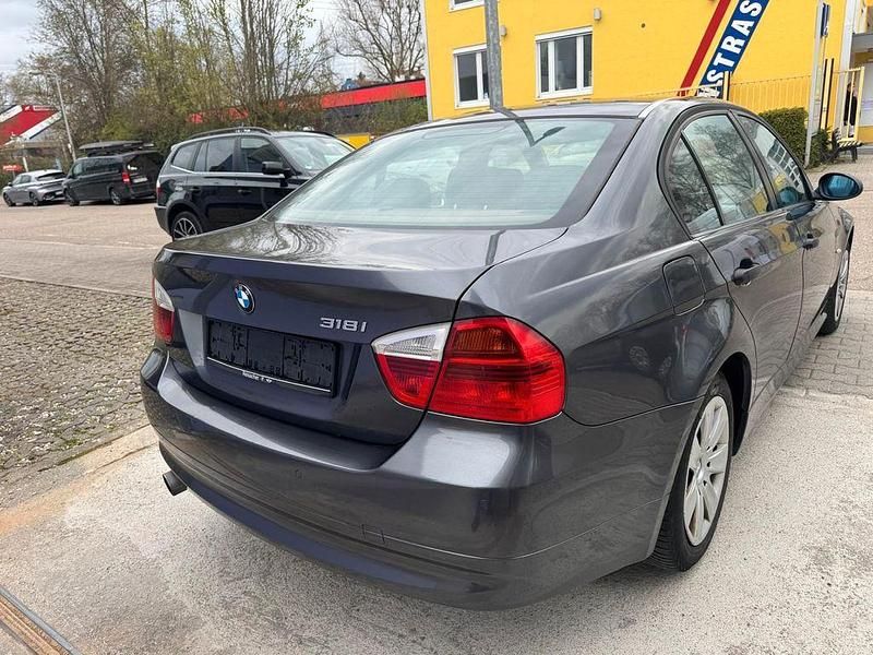 Gebraucht BMW 318 129 PS (94 kW) 2005 Grau Limousine