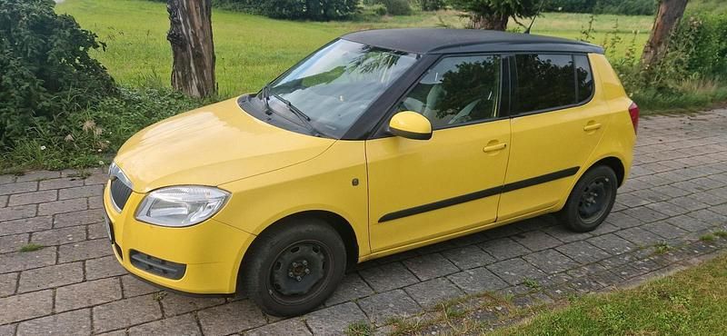 Gelb Gebraucht 2008 Skoda Fabia Kleinwagen | 1.599 € (Fairer Preis) - Bild 1/4