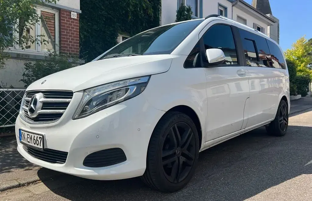 Gebraucht Mercedes V220 163 PS (119 kW) 2016 Weiß Van / Kleinbus