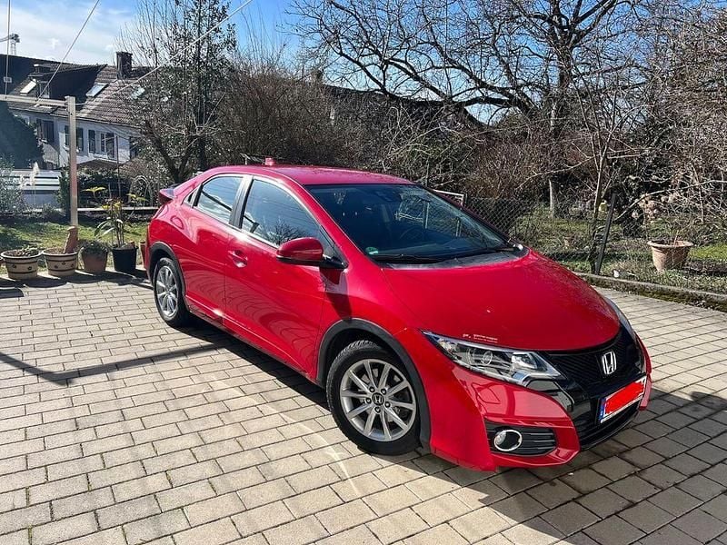 Gebraucht Honda Civic Elegance 141 PS (103 kW) 2016 Rot Limousine