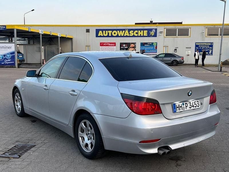Gebraucht BMW 520 170 PS (125 kW) 2004 Silber Limousine