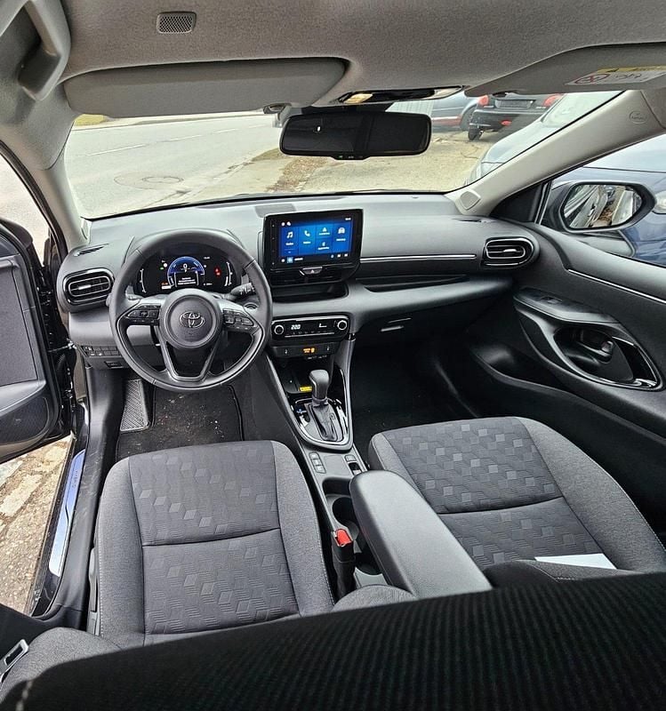 Gebraucht Toyota Yaris Hybrid 116 PS (85 kW) 2025 Schwarz Kleinwagen