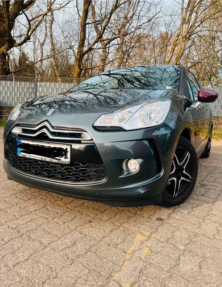 Gebraucht Citroën DS3 68 PS (50 kW) 2012 Grau Kleinwagen