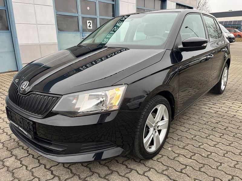 Schwarz Gebraucht 2016 Skoda Fabia Cool Edition Limousine | 6.980 € (Guter Preis) - Bild 1/4