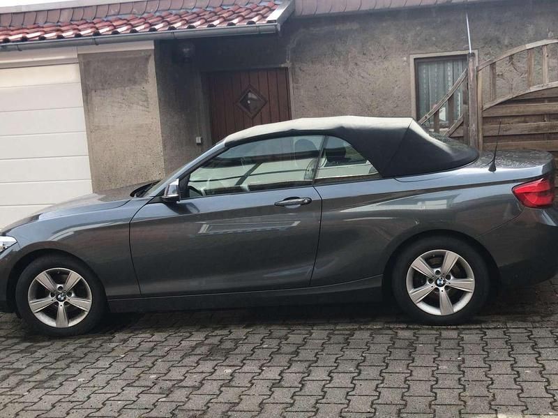 Grau Gebraucht 2018 BMW 218 Cabrio | 22.900 € (Fairer Preis) - Bild 1/1