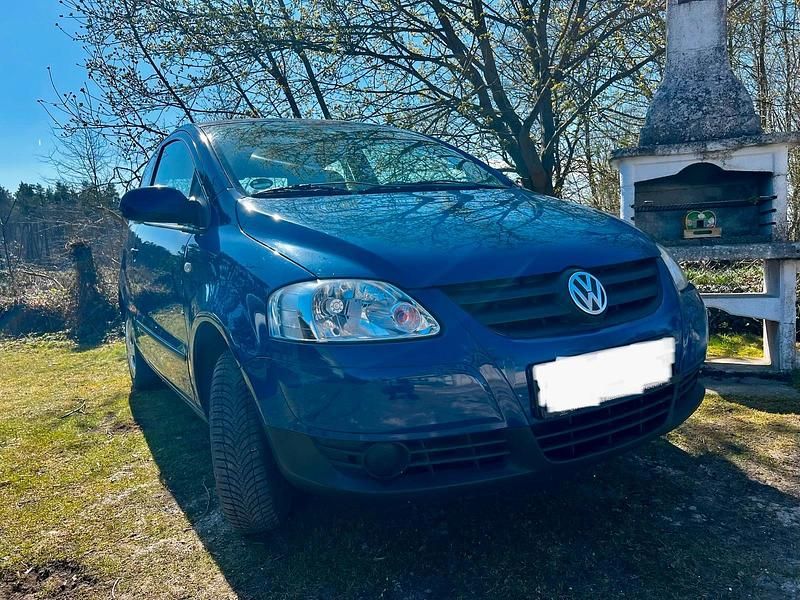 Gebraucht VW Fox 54 PS (39 kW) 2006 Blau Kleinwagen