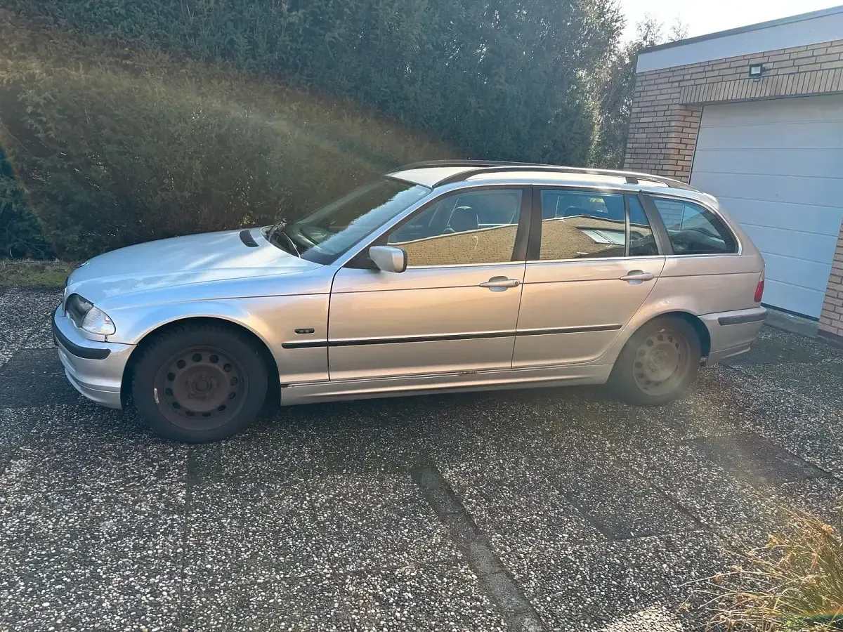Gebraucht BMW 320 170 PS (125 kW) 2001 Silber Kombi