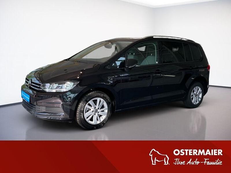 Deep black perleffekt Gebraucht 2024 VW Touran S Van / Kleinbus | 32.390 € (Fairer Preis) - Bild 1/4