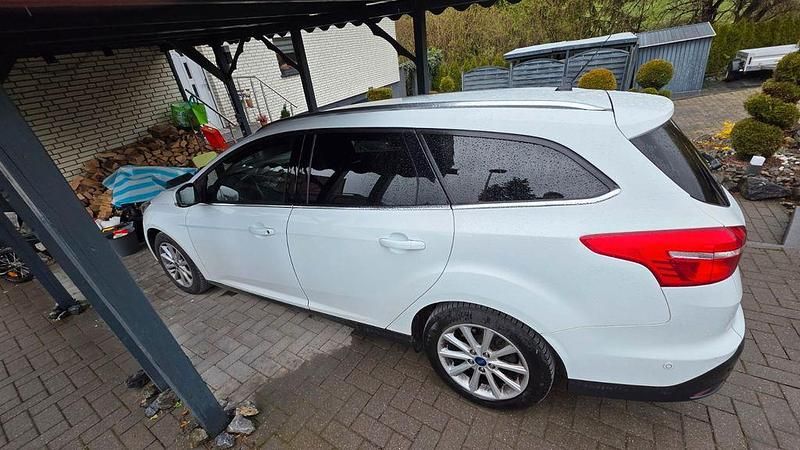 Gebraucht Ford Focus Titanium 120 PS (88 kW) 2016 Weiß Limousine