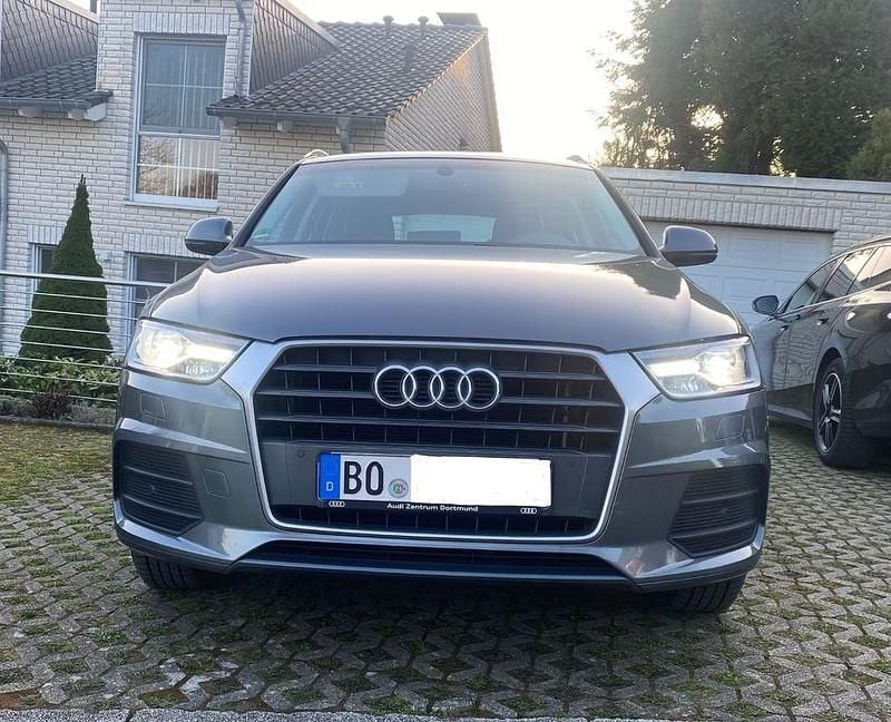Gebraucht Audi Q3 Sport 150 PS (110 kW) 2016 Grau SUV