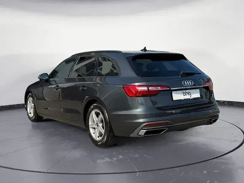 Gebraucht Audi A4 Basis 163 PS (119 kW) 2023 Manhattangrau metallic Kombi