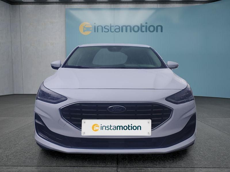 Gebraucht Ford Focus Titanium 125 PS (91 kW) 2024 Weiß Limousine