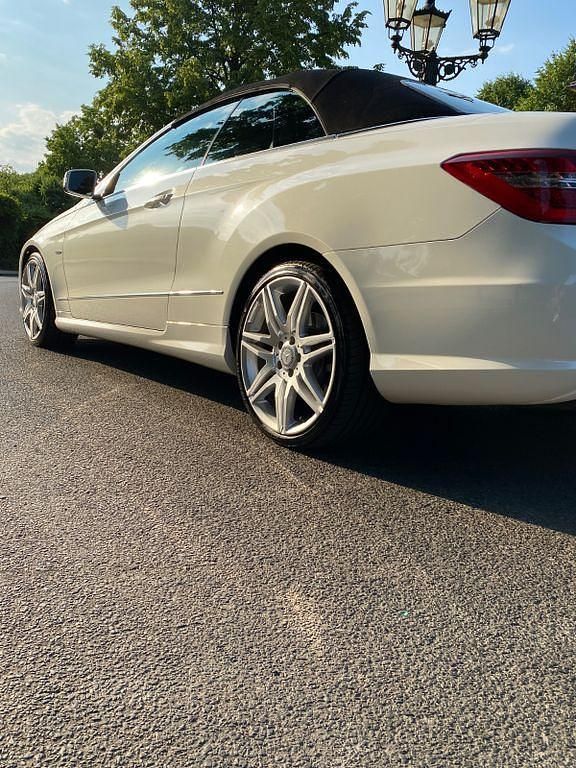 Gebraucht Mercedes E350 Avantgarde 231 PS (169 kW) 2010 Weiß Cabrio