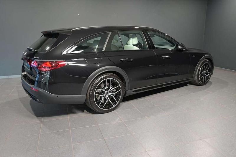 Gebraucht Mercedes E300 Night 313 PS (230 kW) 2025 Schwarz Limousine