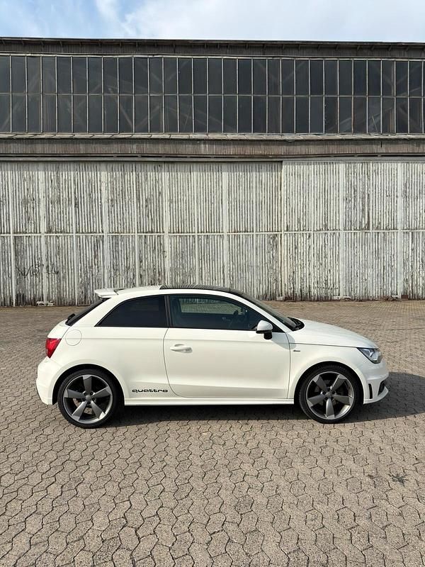 Używany Audi A1 Exclusive 185 KM (136 kW) 2011 Biały Hatchback