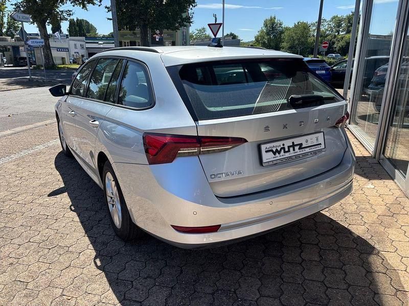 Gebraucht Skoda Octavia 116 PS (85 kW) 2021 Silber Kombi